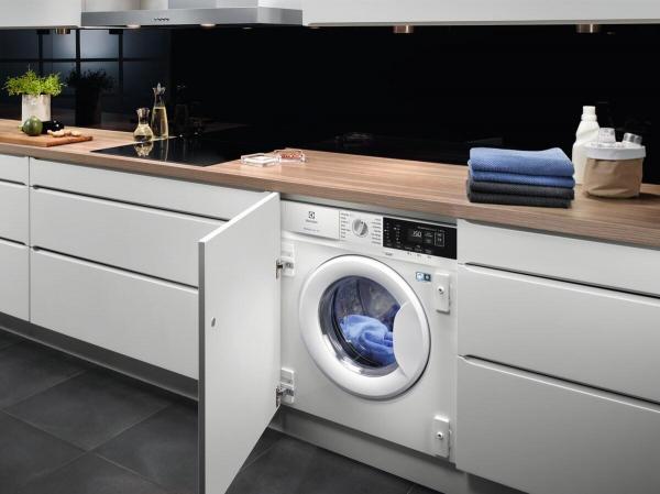 ELECTROLUX EWN7F447WI