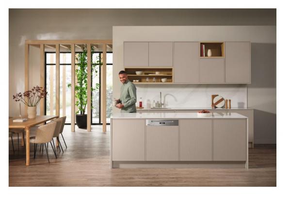 MIELE G 7210 SCi Nerez CleanSteel