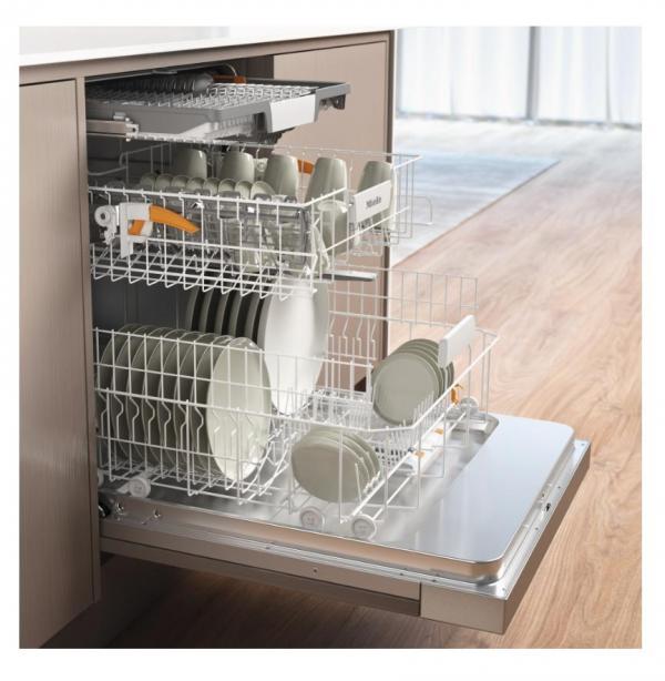 MIELE G 5811 SCi Active Plus Nerez CleanSteel