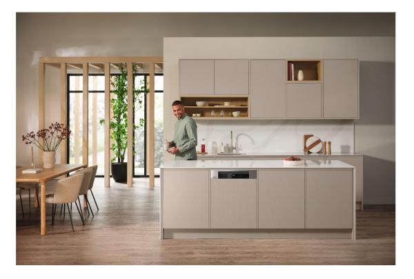 MIELE G 7605 SCi XXL AutoDos Nerez CleanSteel